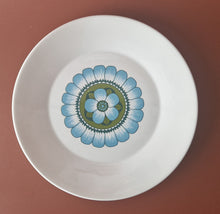 Load image into Gallery viewer, Vintage J & G Meakin Capri Replacement Plate 70's Retro Dining , 23cm diameter