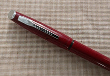 Load image into Gallery viewer, Vintage Platignum Fountain Pen , Burgundy Red , 13.5cm , Used , No Ink