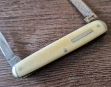 Load image into Gallery viewer, Victorian William Rodgers 2 Bladed Knife Sheffield England Circa 1900