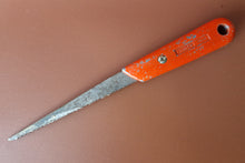 Load image into Gallery viewer, VINTAGE STANLEY PAD SAW - 199A -MADE IN ENGLAND CARPENTER JOINER CABINET MAKER