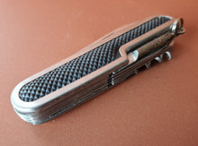 Load image into Gallery viewer, Foldable Pocket Knife - 11 Function Multi-tool