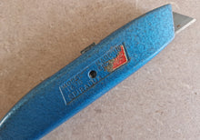 Load image into Gallery viewer, Vintage Spiralux Model 1670 Retractable Craft / Carpet Knife Blue Colour