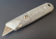 Load image into Gallery viewer, Vintage Grey HANDLE Stanley Knife 199 - for Craft Work in Good Condition