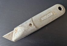 Load image into Gallery viewer, Vintage Grey HANDLE Stanley Knife 199 - for Craft Work in Good Condition