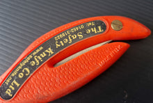Load image into Gallery viewer, Safety Fish Knife- With Hook & Cap
