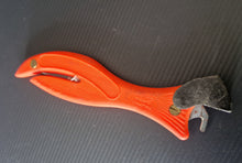 Load image into Gallery viewer, Safety Fish Knife- With Hook & Cap