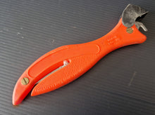 Load image into Gallery viewer, Safety Fish Knife- With Hook & Cap