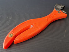 Load image into Gallery viewer, Safety Fish Knife- With Hook & Cap