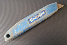 Load image into Gallery viewer, Vintage Spiralux Model Retractable Craft / Carpet Knife Blue Colour