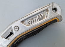 Load image into Gallery viewer, DEWALT DWHT10319 Metal Retractable Utility Knife