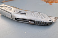 Load image into Gallery viewer, DEWALT DWHT10319 Metal Retractable Utility Knife
