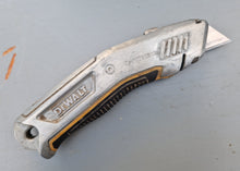 Load image into Gallery viewer, DEWALT DWHT10319 Metal Retractable Utility Knife