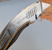 Load image into Gallery viewer, DEWALT DWHT10319 Metal Retractable Utility Knife