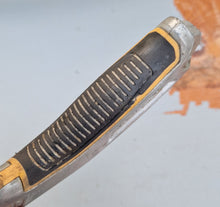 Load image into Gallery viewer, DEWALT DWHT10319 Metal Retractable Utility Knife