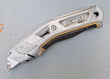 Load image into Gallery viewer, DEWALT DWHT10319 Metal Retractable Utility Knife