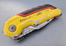 Load image into Gallery viewer, STANLEY FATMAX Retractable Folding Utility Knife, Blade Storage in the Handle with 1 extra blade