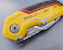Load image into Gallery viewer, STANLEY FATMAX Retractable Folding Utility Knife, Blade Storage in the Handle with 1 extra blade