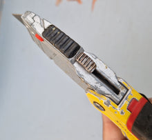 Load image into Gallery viewer, STANLEY FATMAX Retractable Folding Utility Knife, Blade Storage in the Handle with 1 extra blade