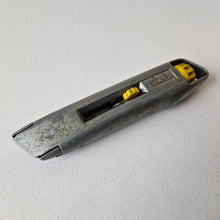 Load image into Gallery viewer, Stanley 10-020 Interlock Trimming Utility Carpet Box Cutting Knife Rim Locks