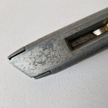 Load image into Gallery viewer, Stanley 10-020 Interlock Trimming Utility Carpet Box Cutting Knife Rim Locks