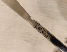 Load image into Gallery viewer, Northland Artistic Stainless Flatware Lot Oneida Spoons, Knives and Forks Set 20 Pieces