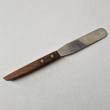 Load image into Gallery viewer, Vintage Wooden Handle Icing Spatula Knife 19cm long, Old 1960's / 1970's Kitchenalia Tool