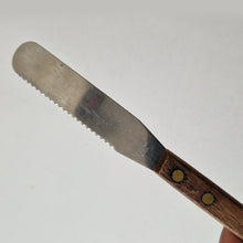 Load image into Gallery viewer, Vintage Wooden Handle Icing Spatula Knife 19cm long, Old 1960's / 1970's Kitchenalia Tool