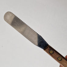 Load image into Gallery viewer, Vintage Wooden Handle Icing Spatula Knife 19cm long, Old 1960's / 1970's Kitchenalia Tool