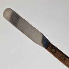 Load image into Gallery viewer, Vintage Wooden Handle Icing Spatula Knife 19cm long, Old 1960's / 1970's Kitchenalia Tool
