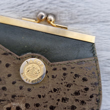 Load image into Gallery viewer, Vintage Jacob genuine leather ladies purse coin black & brown leather twist clasp fasten