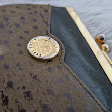 Load image into Gallery viewer, Vintage Jacob genuine leather ladies purse coin black & brown leather twist clasp fasten