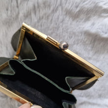 Load image into Gallery viewer, Vintage Jacob genuine leather ladies purse coin black & brown leather twist clasp fasten