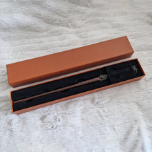 Load image into Gallery viewer, The Wizarding World of Harry Potter Universal Orlando Collectible Wand