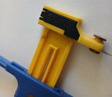 Load image into Gallery viewer, Vintage Compass Pat P Circle Cutter Adjustable Drafting Tool Spare Blades Leads