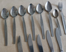 Load image into Gallery viewer, Unbranded Cutlery Set Stainless Steel Leaf Pattern 13 Piece Spoons Knives Fork
