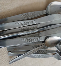Load image into Gallery viewer, Unbranded Cutlery Set Stainless Steel Leaf Pattern 13 Piece Spoons Knives Fork