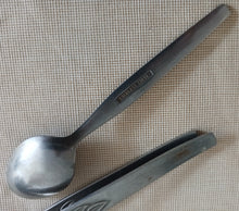 Load image into Gallery viewer, Unbranded Cutlery Set Stainless Steel Leaf Pattern 13 Piece Spoons Knives Fork
