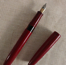 Load image into Gallery viewer, Vintage Platignum Fountain Pen , Burgundy Red , 13.5cm , Used , No Ink