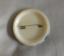 Load image into Gallery viewer, Vintage Fun School 2 Computer Game Promo Pin Badge 5.5cm Educational Retro