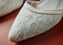 Load image into Gallery viewer, Wedding Collection Cream Lace Wedding Shoes – UK Size 5 – Used