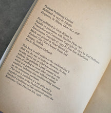 Load image into Gallery viewer, The Sound of One Hand: 281 Zen Koans with Answers(Paladin) by Yoel Hoffman