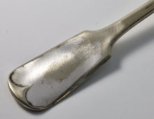 Load image into Gallery viewer, Antique Silver Plated 20cm FIDDLE Dinner Forks Cutlery