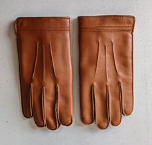 Load image into Gallery viewer, Vintage Tan Vinyl Gloves with Warm Lining – Size Medium – Made in Hong Kong