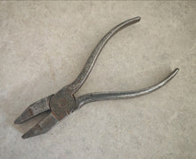 Load image into Gallery viewer, Vintage 15cm Combination Pliers , Wire Cutter & Gripping Tool , Steel Used Tool