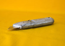 Load image into Gallery viewer, Vintage Grey HANDLE Stanley Knife 199 - for Craft Work in Good Condition