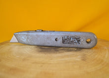 Load image into Gallery viewer, Vintage Guy Brand Tools Model 1670 Utility / Carpet Knife Cutting Tool