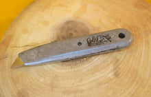 Load image into Gallery viewer, Vintage Guy Brand Tools Model 1670 Utility / Carpet Knife Cutting Tool