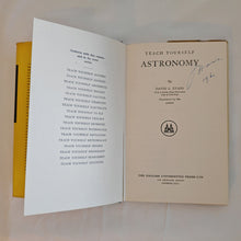 Load image into Gallery viewer, TEACH YOURSELF ASTRONOMY by David S Evans 1957 Vintage Book