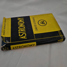 Load image into Gallery viewer, TEACH YOURSELF ASTRONOMY by David S Evans 1957 Vintage Book