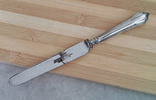 Load image into Gallery viewer, Vintage Walker & Hall Butter Knife – Sheffield Craftsmanship with Elegant Fluted Design